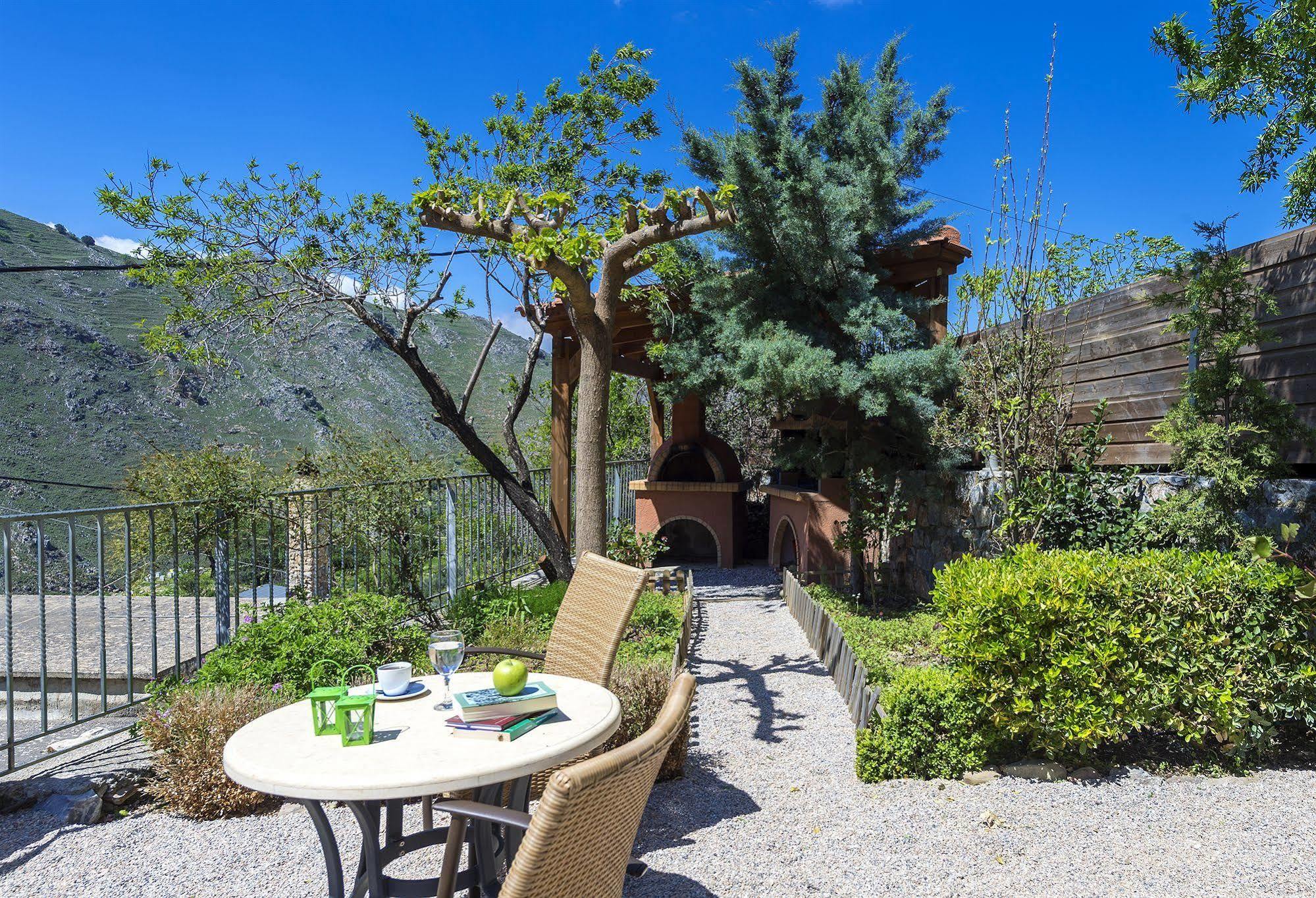 Apirathes Residence Zourva Exterior photo